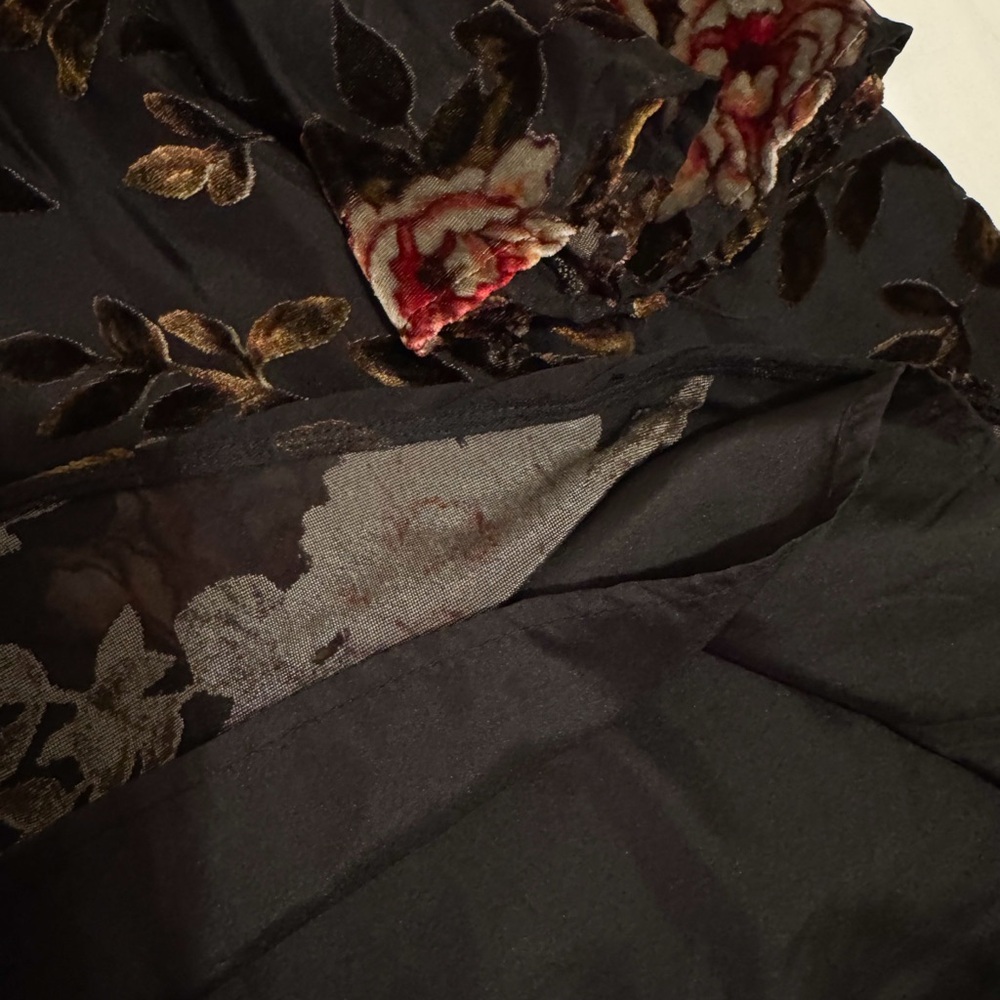 Cupcakes & Cashmere Black Floral Velvet Blouse Cold Shoulder Sz L NWT Romantic - Picture 6 of 11